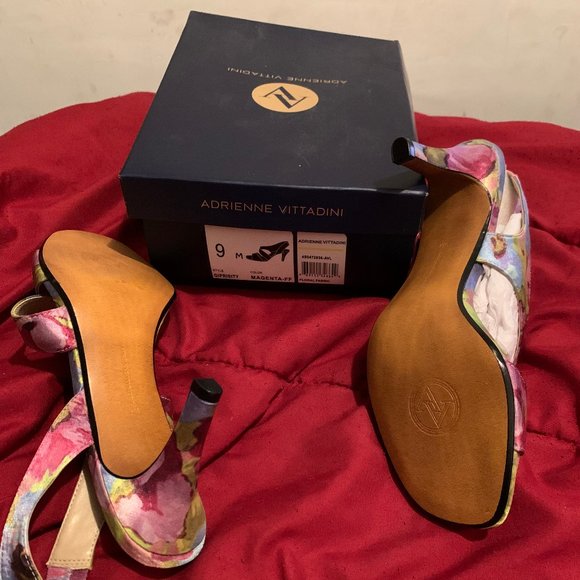 ADRIENNE VITTADINI MAGENTA FLORAL SHOES - Picture 5 of 6